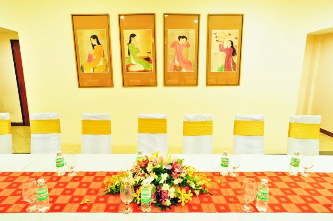 Rose Meeting Room