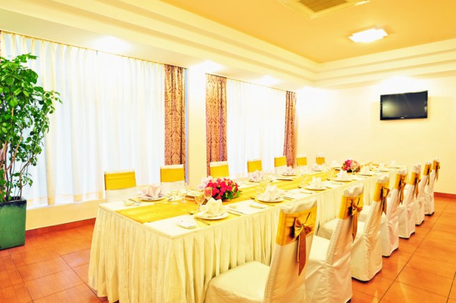 Rose Meeting Room