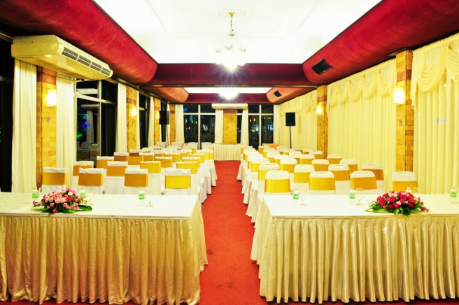 Rose Meeting Room