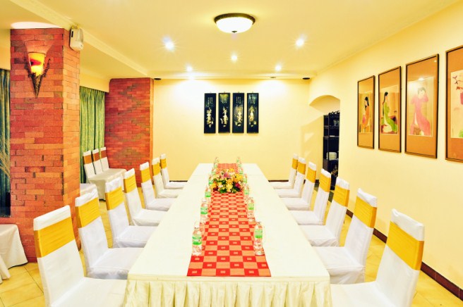 Rose Meeting Room